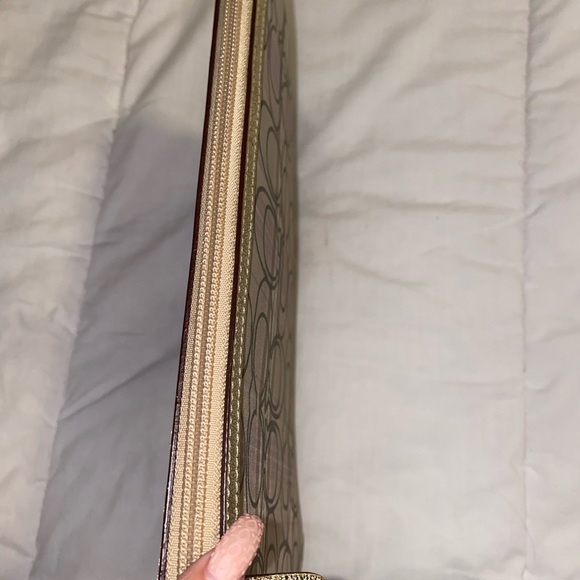 ✨ iPad Coach case - Picture 3 of 4